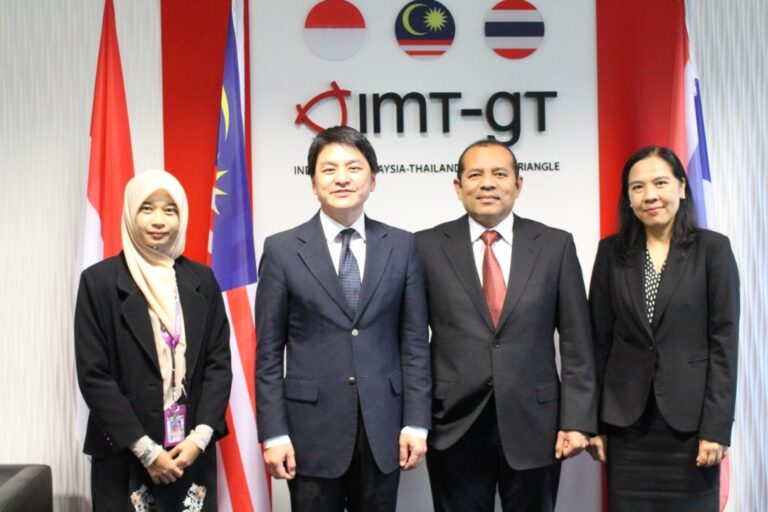 THE EMBASSY OF ROYAL THAI IS ON CIMT