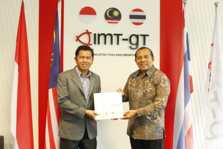 MEETING WITH HALAL EXPERT FROM INTERNATIONAL ISLAMIC UNIVERSITY MALAYSIA IIUM