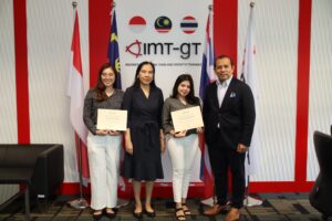 STUDENTS FROM UUM COMPLETED THE INTERNSHIP PROGRAM