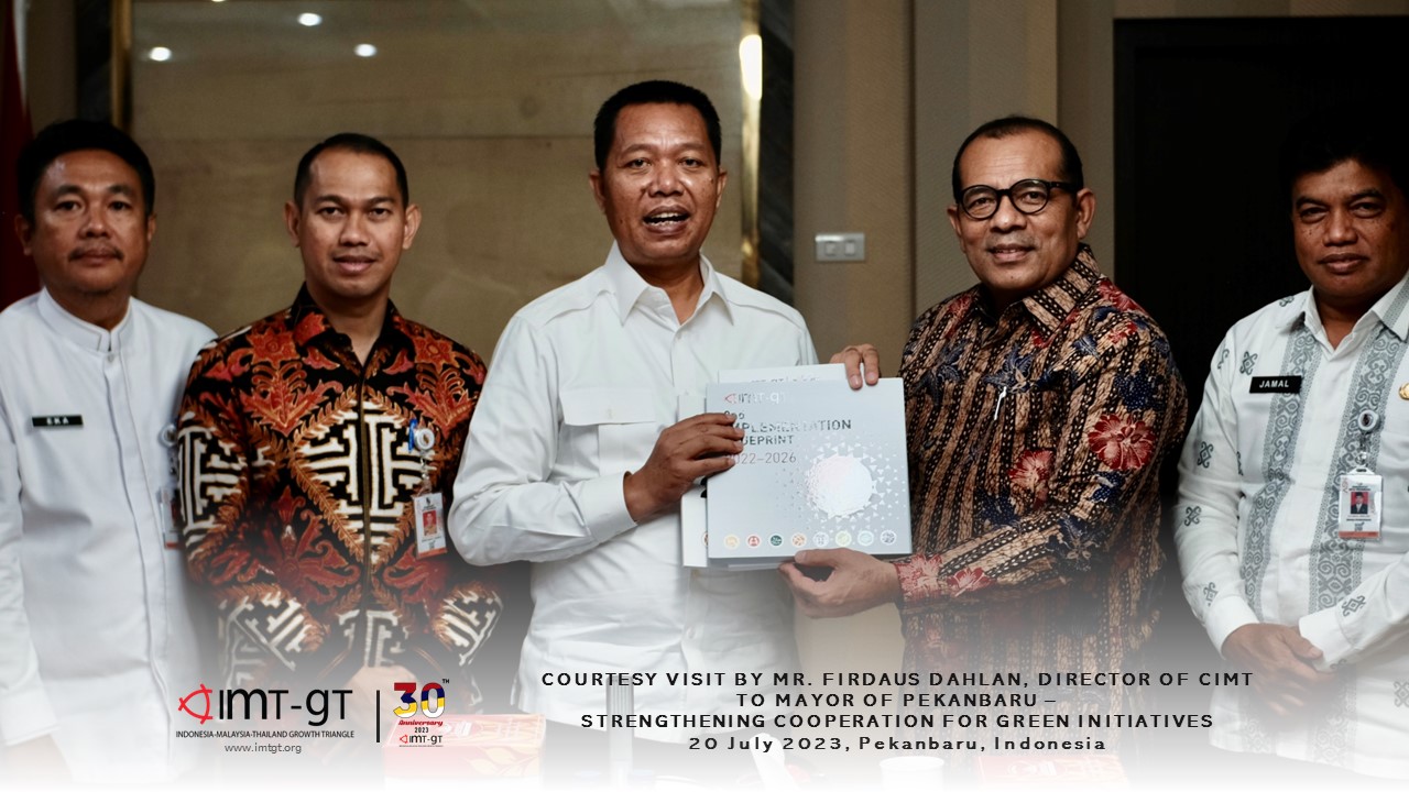 Read more about the article COURTESY VISIT BY MR. FIRDAUS DAHLAN, DIRECTOR OF CIMT, TO MAYOR OF PEKANBARU: STRENGTHENING COOPERATION FOR GREEN INITIATIVES