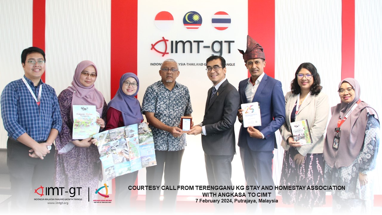 Read more about the article COURTESY CALL FROM TERENGGANU KG STAY AND HOMESTAY ASSOCIATION WITH ANGKASA TO CIMT
