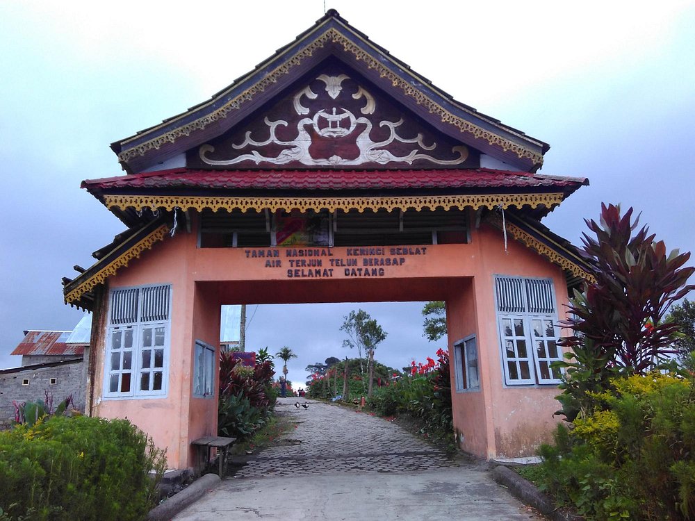 pintu-masuk-air-terjun